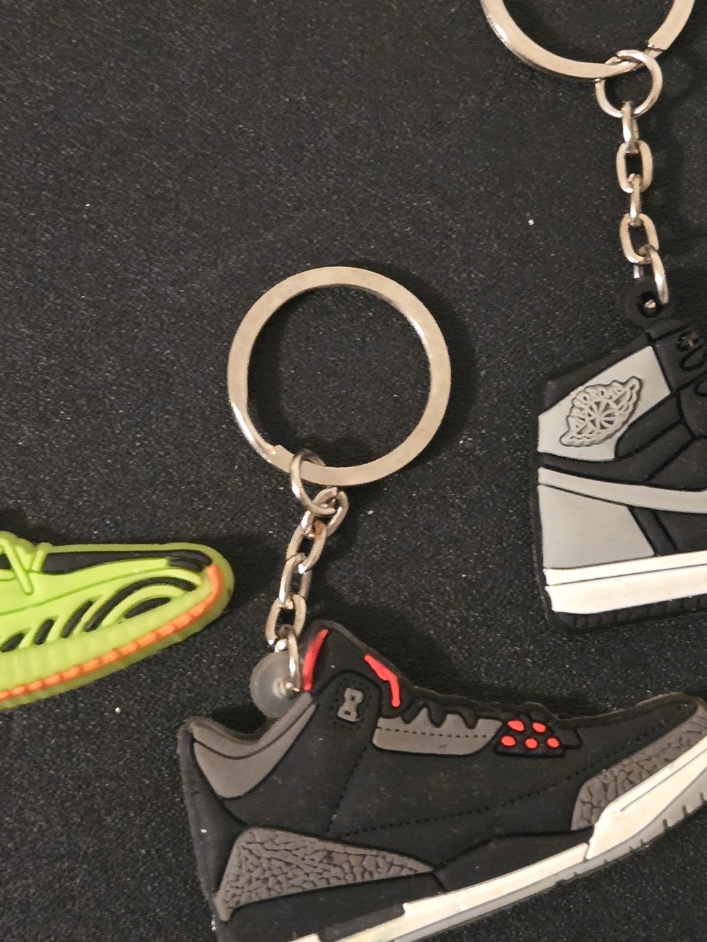 Jordan Sneaker Keychain Set - Assorted Colors - Picture 7 of 7
